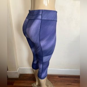 Under Armour Capri Leggings Size Medium